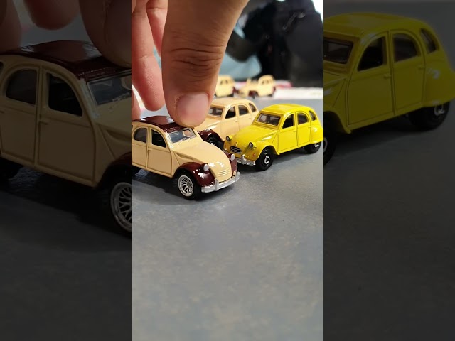 Vídeo relacionado con OPO 10 - Lote de 2 Coches en Miniatura de 3 Inches: Citroen 2CV - WEL10