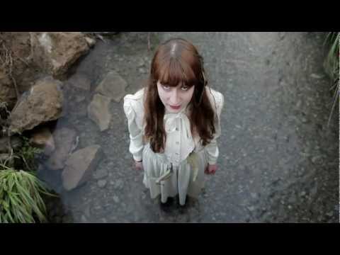 Fee Reega - El Hombre que fuma Heroína