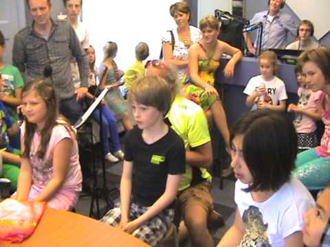 Old Mac Donald op blokfluit en gitaar.