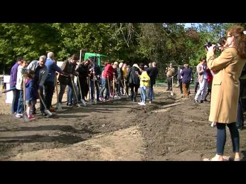 18.09.2015: Symbolischer Spatenstich in Zell am Main
