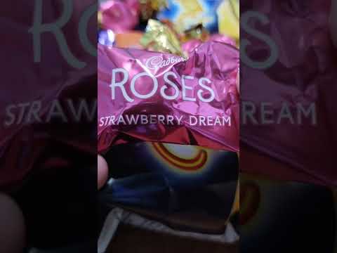 Cadbury Roses Strawberry Dream Opening Chocolate Video Mouth Watering Chocolate #chocolate #shorts