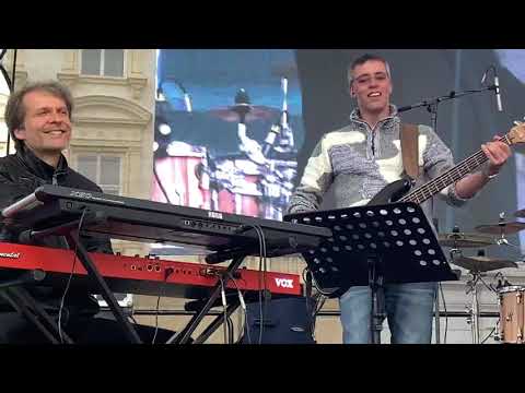 Bára Basiková - Souměrná (28. 4. 2019 - Olomouc)