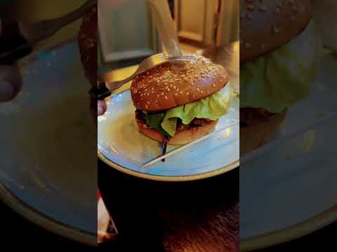 Best way to cut the GBK burger | #burger #gbk  #ireland #irishfood #dublin #food #foodlover #foodie