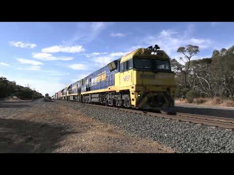 Pacific National's PM6 Intermodal at Pyrenees Loop