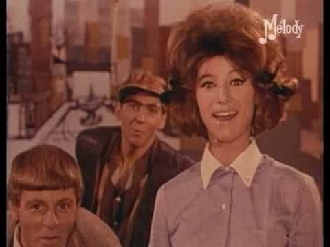 download lagu mp3 mp4 Le Sifflet Des Copains Sheila, download lagu Le Sifflet Des Copains Sheila gratis, unduh video klip Le Sifflet Des Copains Sheila