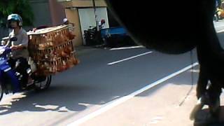Download lagu Tukang becak karaoke dijalan mp3