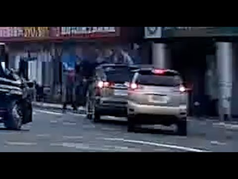 [Vídeo de danos ao veículo] O carro da frente foi danificado e o carro de trás foi atingido. (2023.06.06 Zhongshan 1st Road, distrito de Luzhou, nova cidade de Taipei