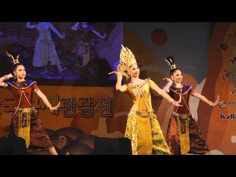 15 Traditional Dances from Around the Globe