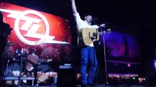 Tracy Lawrence - Can&#39;t Break It to My Heart (Houston 12.11.15) HD