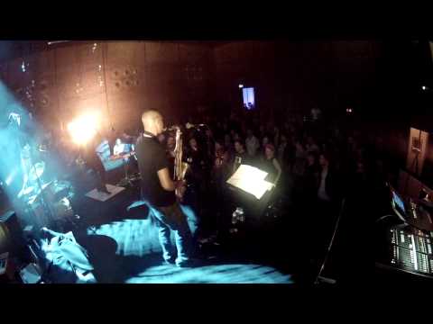 ISWHAT?! - "Hands Up Quick" live in PARIS at 104