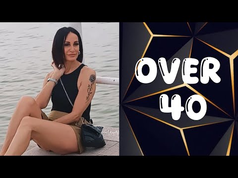 Natural Older Women Over 40 | Timeless Fashion & Beauty | Age is Just a Number |219