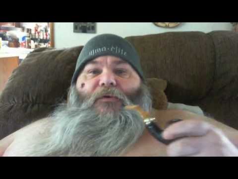 Briar Blade Smokeing a Neerup pipe with Deadwood Gold Tobacco