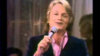 FREDERIC CHANTE CLAUDE FRANCOIS / Y'A LE PRINTEMPS QUI CHANTE