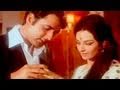 Saira Banu Helps Navin Nischol Paise Ki Gudiya Bollywood Scene 7 12