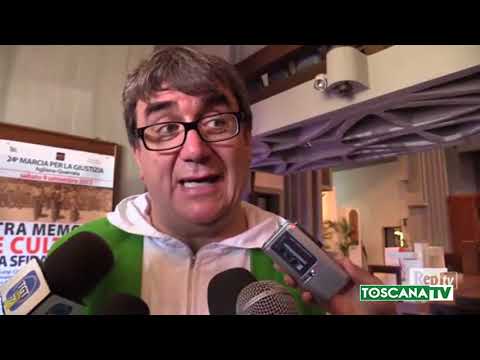 2017-08-28 PISTOIA - FISCHI PER FORZA NUOVA E APPLAUSI PER  IL PARROCO