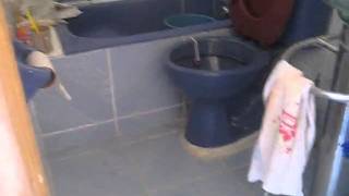 baño azul