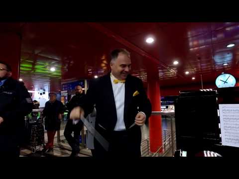 OPEN FOR OPERA na pražském hlavním nádraží