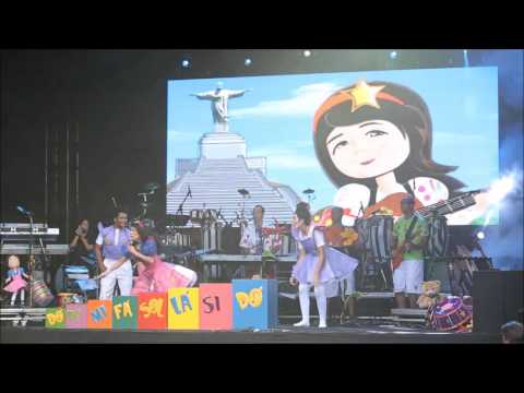 DóRéMiLá - Banda DóRéMilá executando a música que leva o nome do grupo!