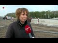 Eerste liggers viaduct Hogering in Almere ingehesen