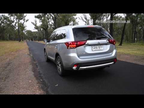 2016 Mitsubishi Outlander diesel 0-100km/h & engine sound