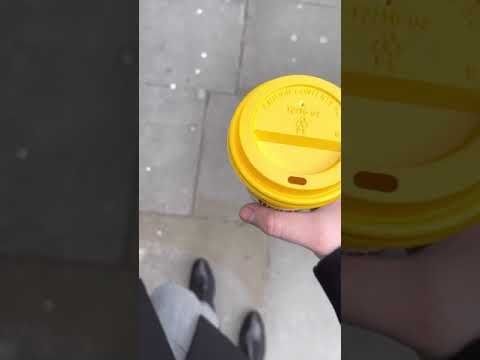 Klik Klik having a coffee break