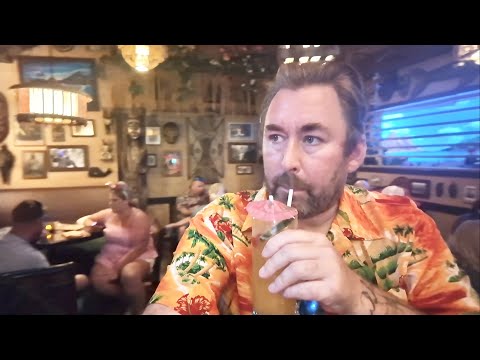 A Tiki Day At Disney Polynesian Resort -Trader Sam’s Grog Grotto / Eating At Ohana & Pool Fireworks
