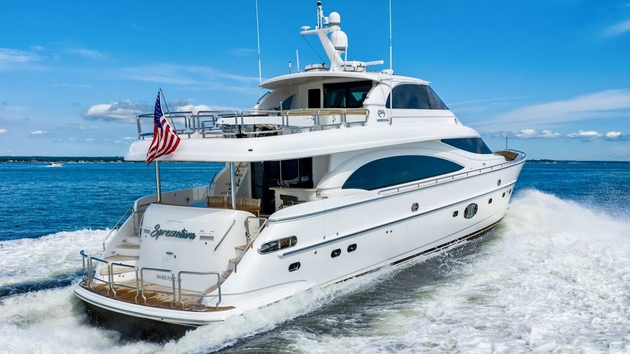 Superyacht Tour: 2015 Horizon 90