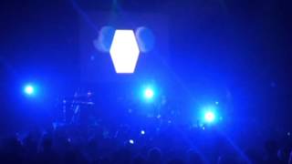 Robyn Live in Singapore - We Dance to the Beat