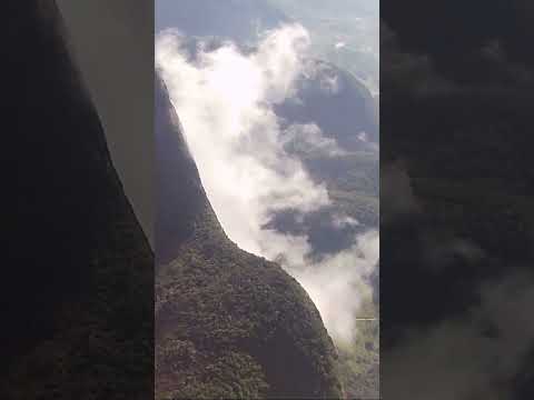 Voo sobre a Pedra da Fortaleza (964m de Altura), distrito de Guararema, Nova Venécia/ES.