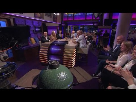 Green Egg voor barbecuekoning John de Mol  - RTL LATE NIGHT