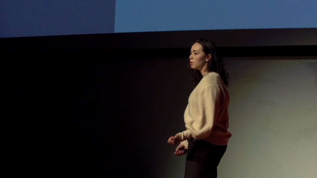 Reconnecting to the real world by putting down your phone | Hannah Bond | TEDxMontanaStateUniversity