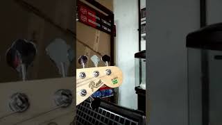 Video thumbnail for Cubo Staner BS 120 Bass Amplifier. Anos 90. by Matheus Domingos