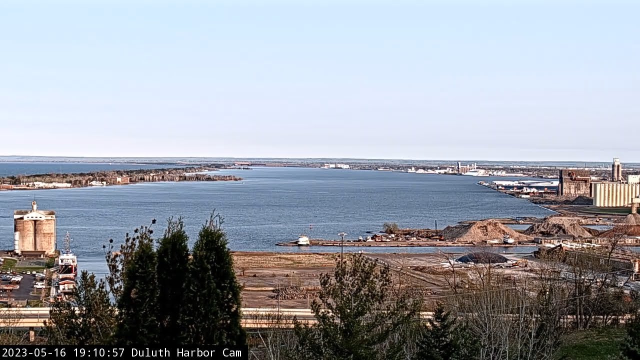 Live webcam view of Duluth Harbor & Lake Superior View