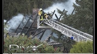 preview picture of video 'Brand eines Fachwerkhauses in Langenbernsdorf (Sachsen) 06.07.2007'