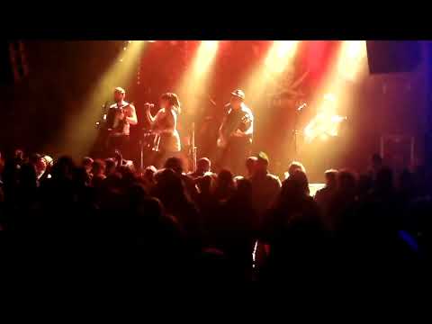 LaReplik - Le cul entre deux chaises