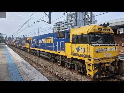 26/09/25 Pacific National Intermodal 5BS6 passing Thornleigh 