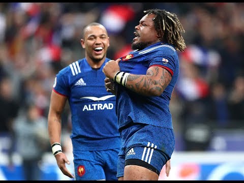 French players celebrate at the final whistle of 'Le Crunch'! | NatWest 6 Nations
