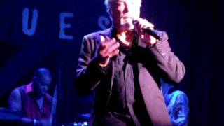 Tom Jones covers &quot;Grandma&#39;s Hands&quot; by Bill Withers live in Cleveland 03/03/09