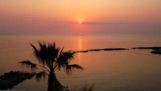 GUN - watching the world go by