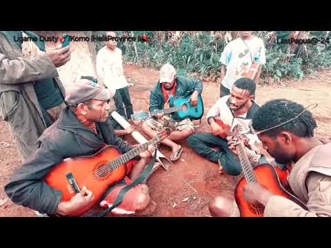 🎶ina tindi tabulu wiarua🎶 PNG music 🎶 Hela Igini local string band🎧