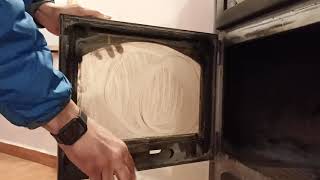 Limpiar el cristal de la estufa de leña rápido y barato