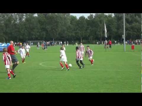 Geinoord D8 eerste wedstrijd