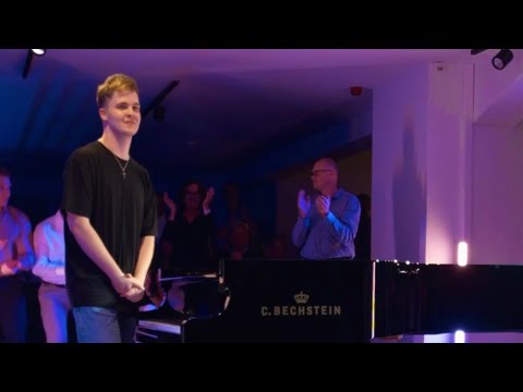 MOZART MEETS SALSA  LIVE ! ( Crazy audience)