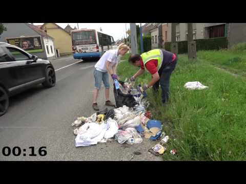 Szemétkupac csúfoskodik 12 napja Szombathely egyik legforgalmasabb útja mellett 20160604