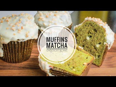 Muffins moelleux au matcha et chocolat blanc, nappés d'amandes grillées