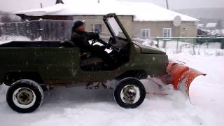 preview picture of video 'Борьба со снегом) Луаз в помощь)'