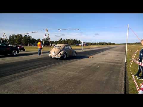 Thumbnail for vw type 1 vs saab 9-7x dragrace