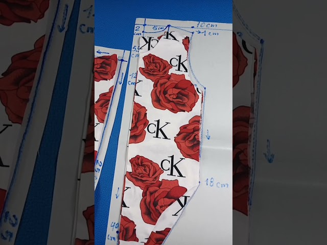 Vídeo relacionado con Body personalizado para bebé El meu primer Sant Jordi. Body per a nadó Sant Jordi. Body personalitzat nadó Sant Jordi. Model princesa (2-6 Meses, Manga Larga, Blanco)