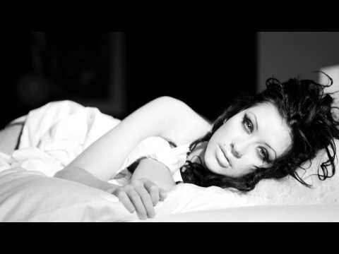 Christina Aguilera - Cruz - Stripped