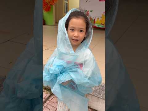 Mặc áo mưa nhưng trời không mưa | An Chi